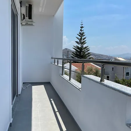 White House Dami Apartament